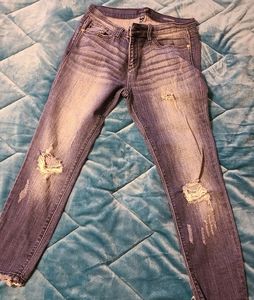 Distressed ankle jean size 13